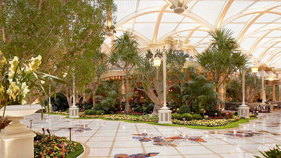 Encore-at-Wynn-atrium