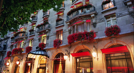 plaza-athenee-paris-1.jpg