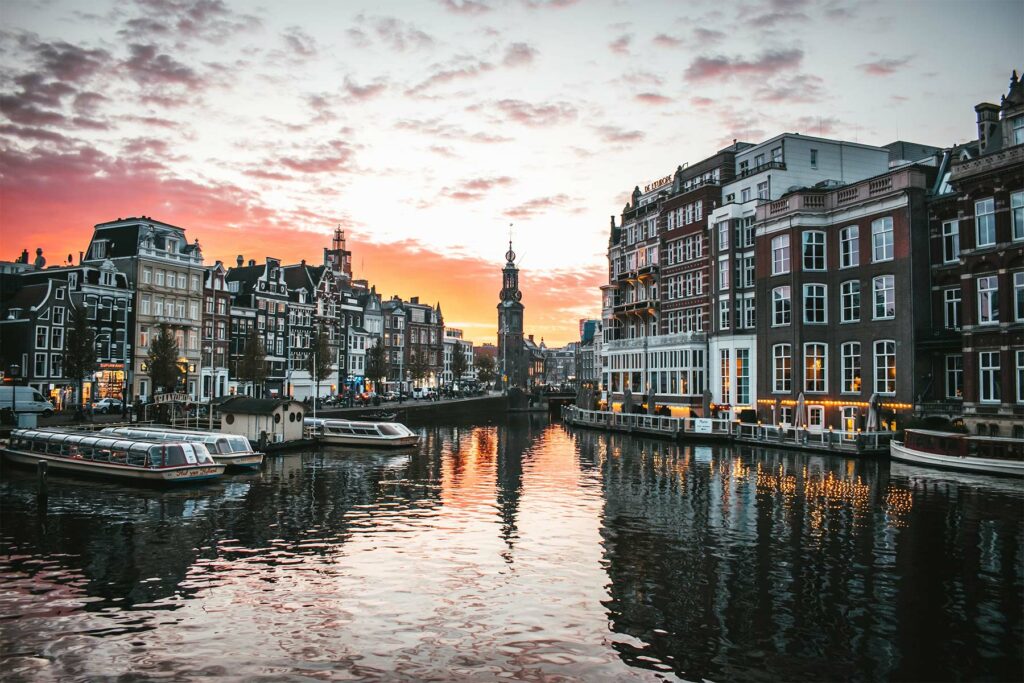 Amsterdam restreint la construction de nouveaux hôtels