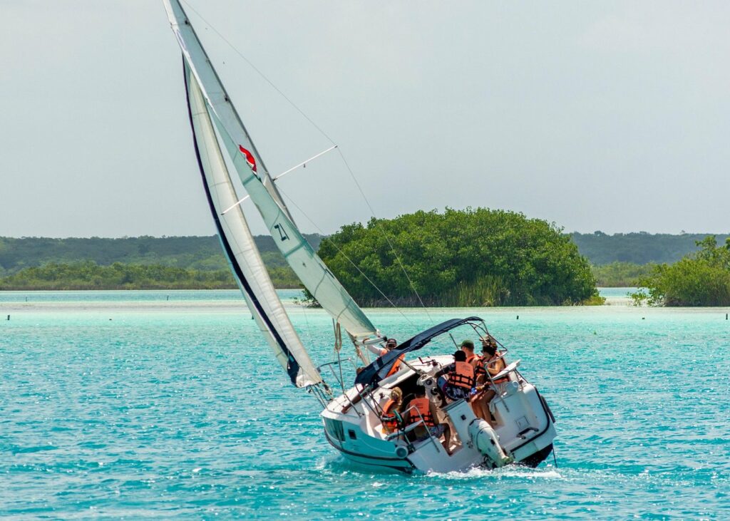 Bacalar, lagune aux eaux cristallines du Mexique