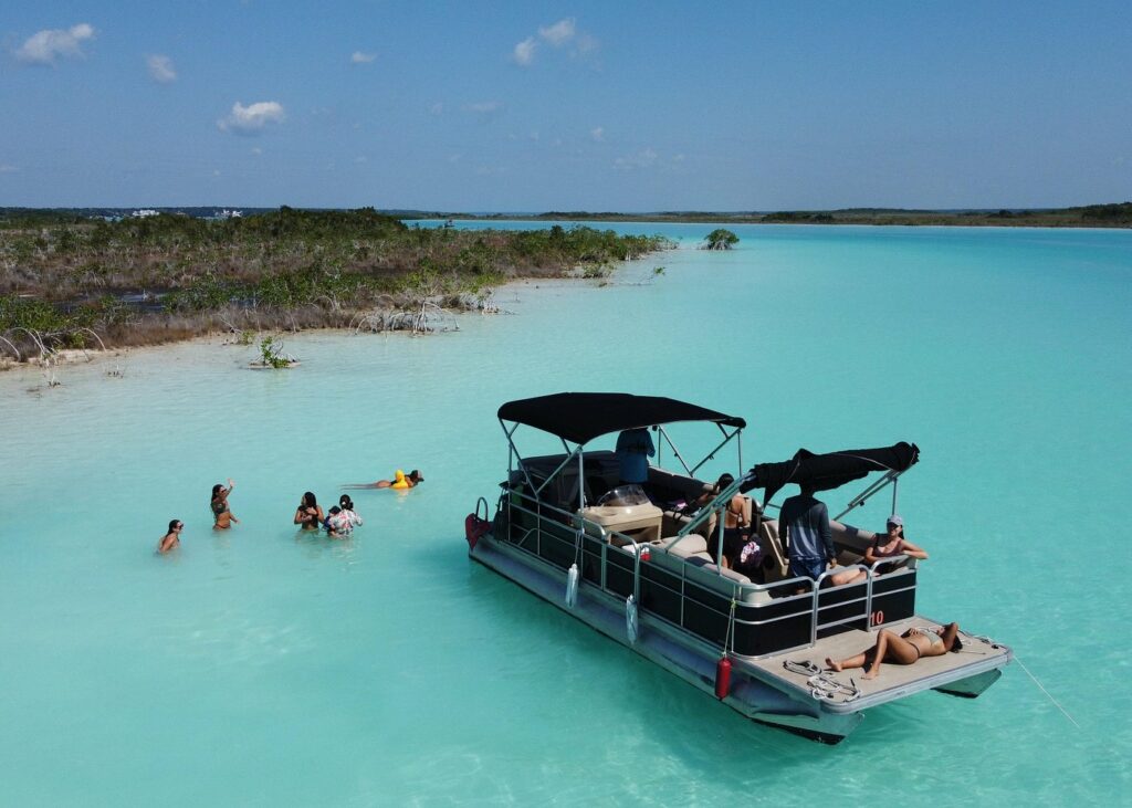 Bacalar, lagune aux eaux cristallines du Mexique