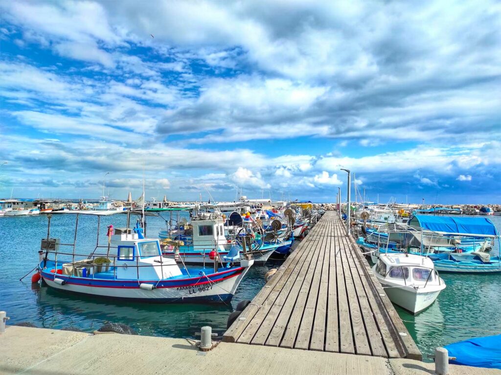 Le duel chypriote : Larnaca ou Paphos