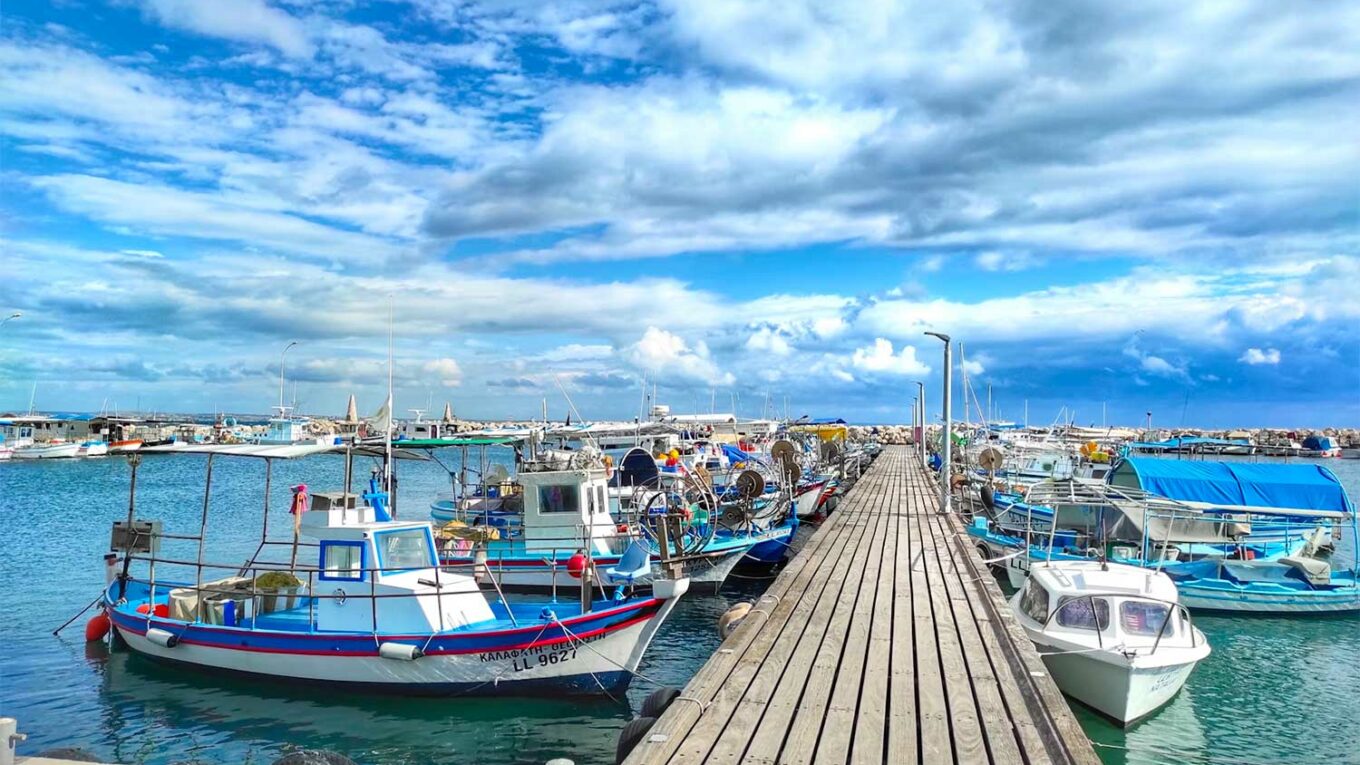 Le duel chypriote : Larnaca ou Paphos