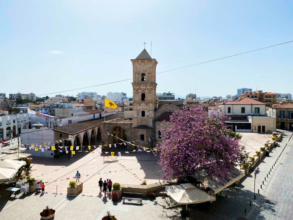 Le duel chypriote : Larnaca ou Paphos