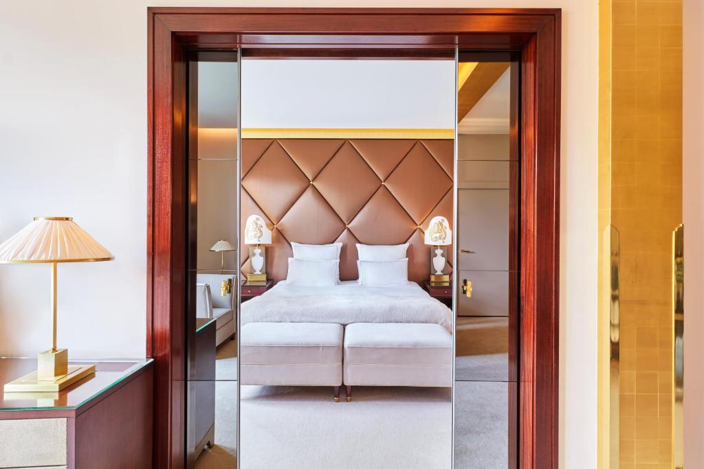 Hôtel Barrière Fouquet’s Paris