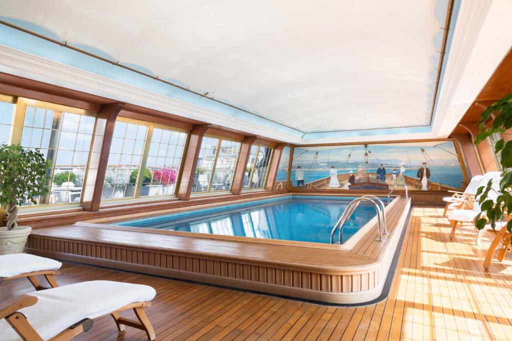 Le Bristol Paris, Oetker Hotels