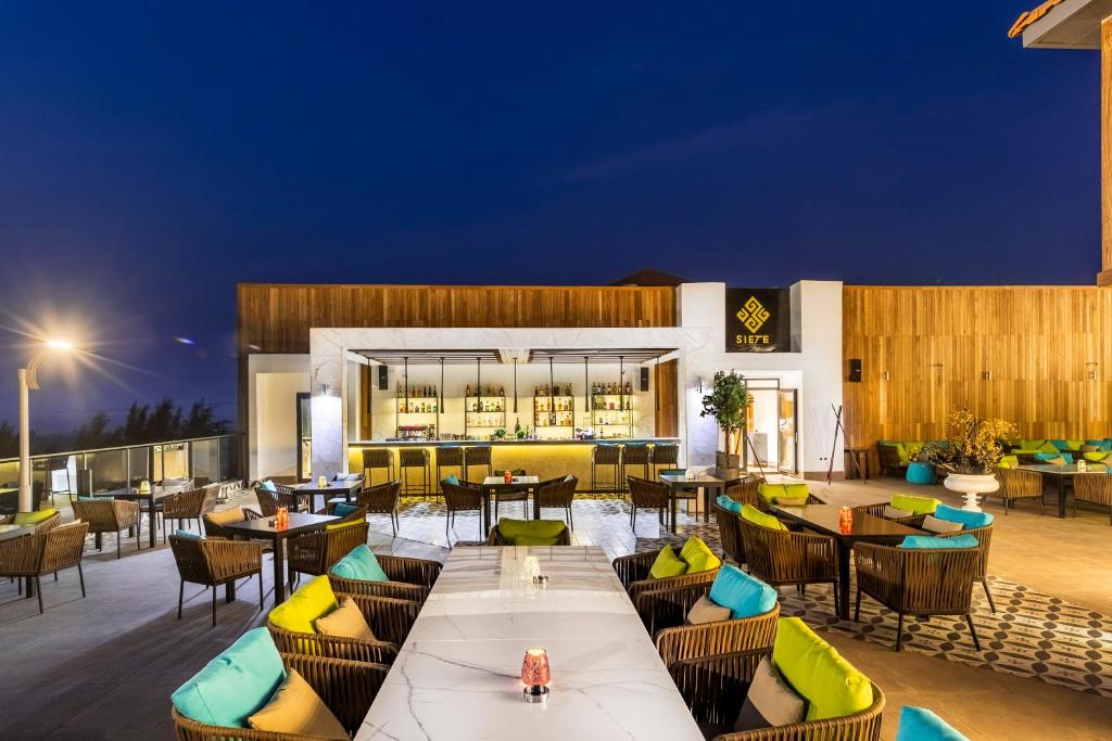 The Riviera Royal Hotel, Conakry