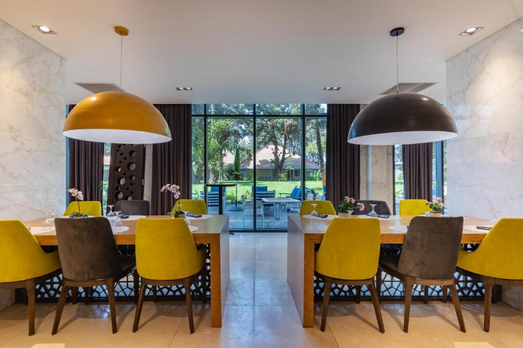 The Riviera Royal Hotel, Conakry
