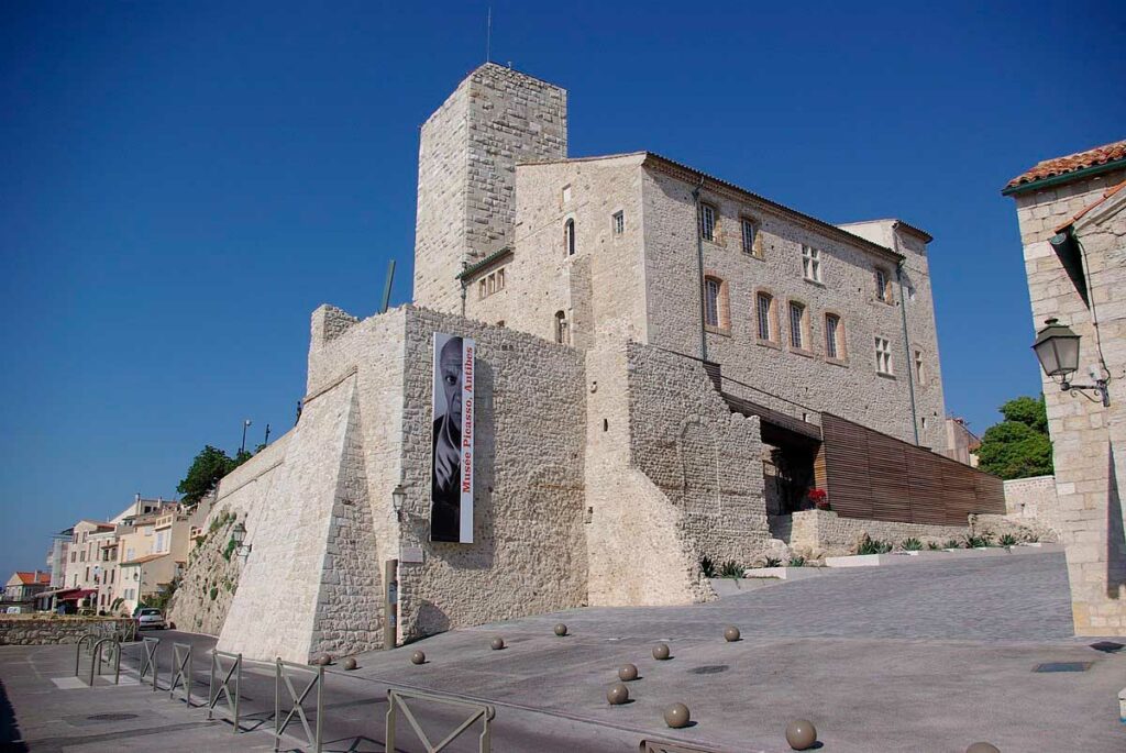 12 châteaux à visiter absolument dans le sud de la France