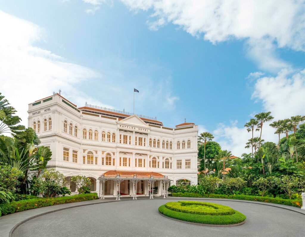 Raffles Singapore : La tradition des coquilles de cacahuètes au Long Bar