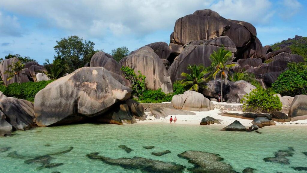 Seychelles : une destination de prestige redessinée pour les voyageurs fortunés